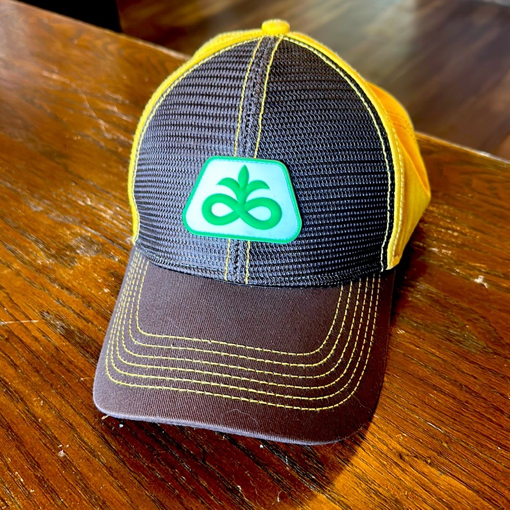 Pioneer seed hat